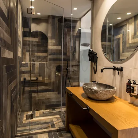 فندق Bay Boutique 4*