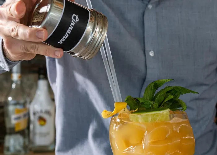 Bay Boutique מלון